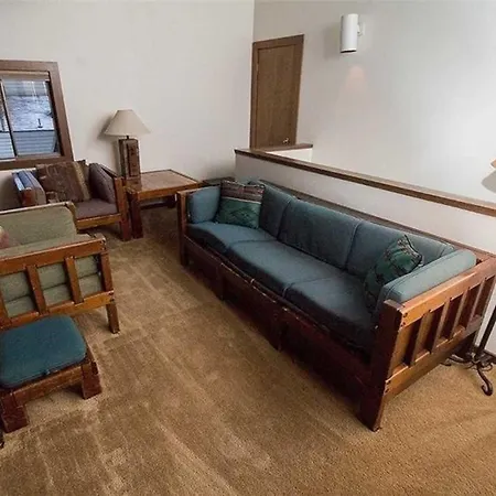 Landrise Lane 5 Apartment